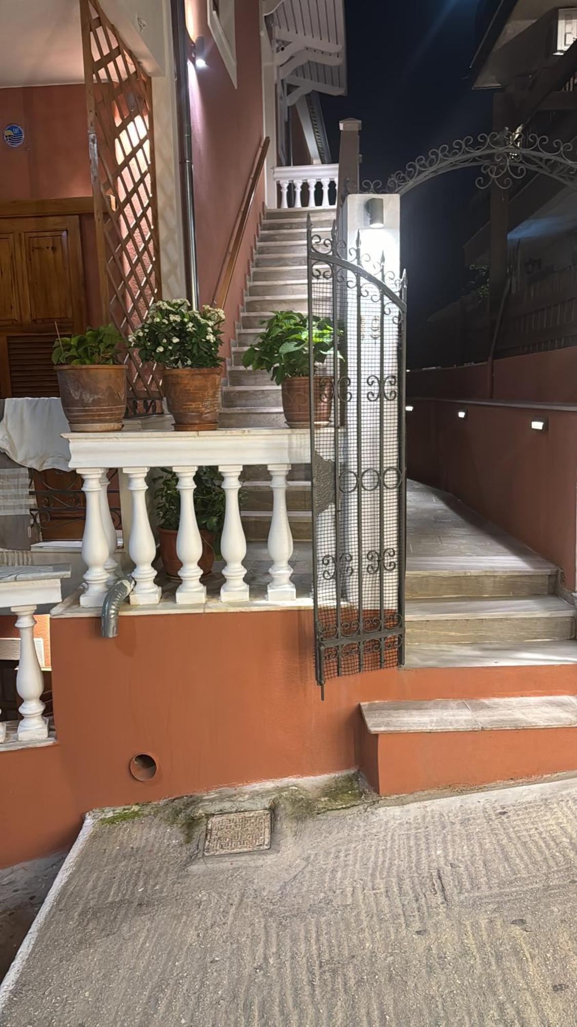 Hotel Sunrise House Parga Esterno foto