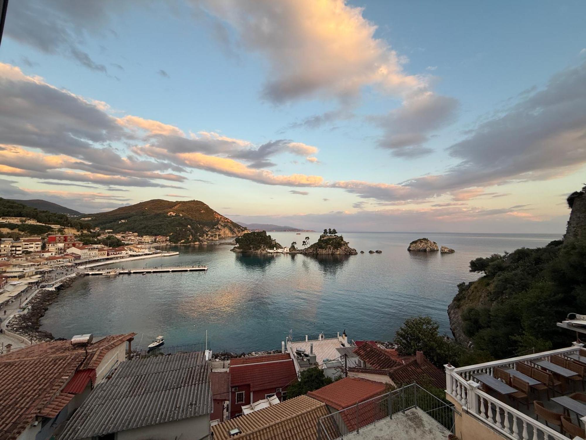 Hotel Sunrise House Parga Esterno foto