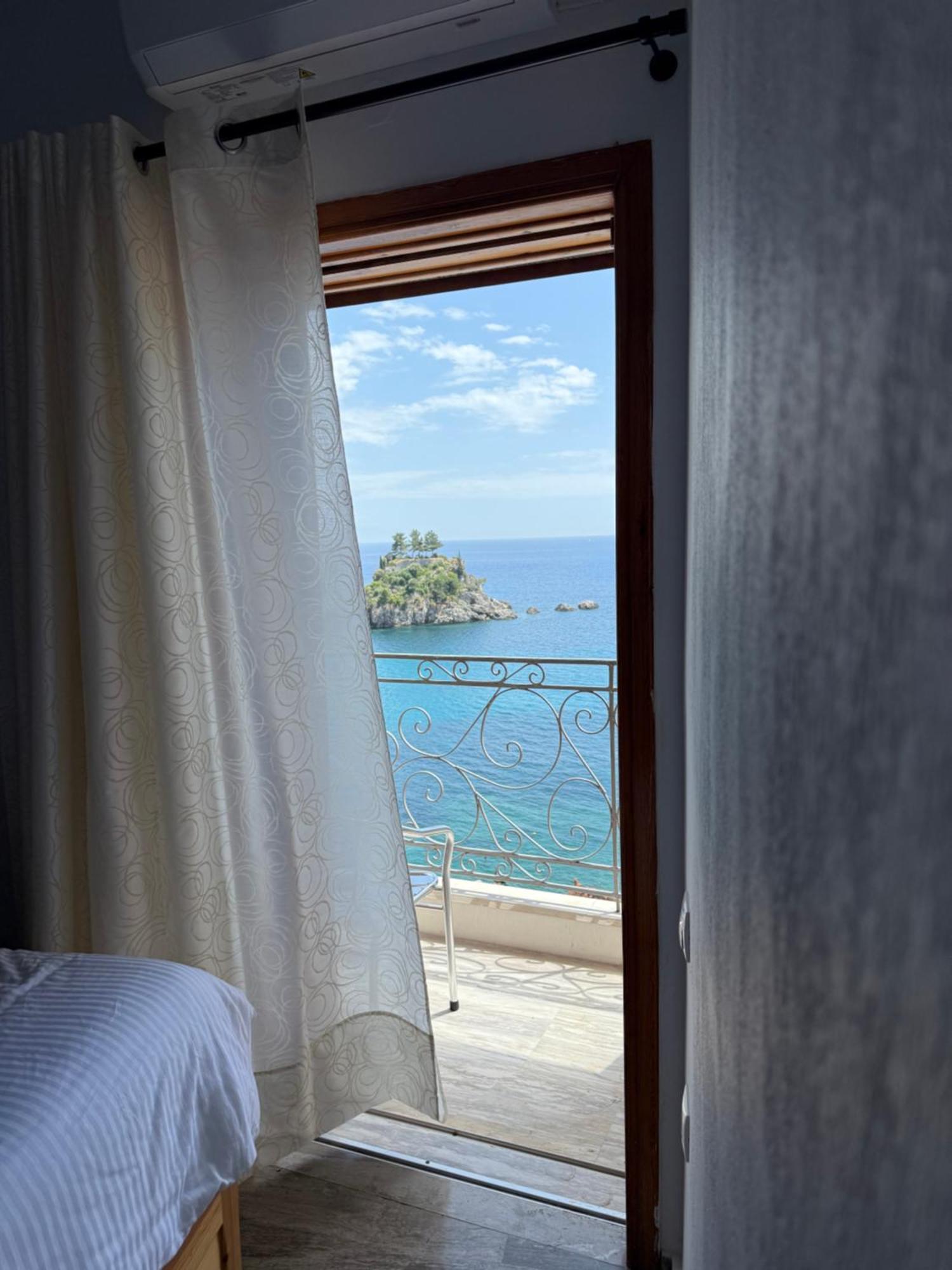 Hotel Sunrise House Parga Esterno foto